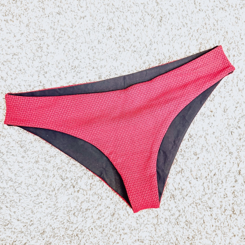 Women's POEMA Red Black Reversible Textured Bikini Bottom Size Small